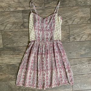 Abercrombie & Fitch Dresses - Abercrombie & Fitch Pattern Dress Abercrombie & Fitch Dresses - Abercrombie & Fitch Pattern Dress